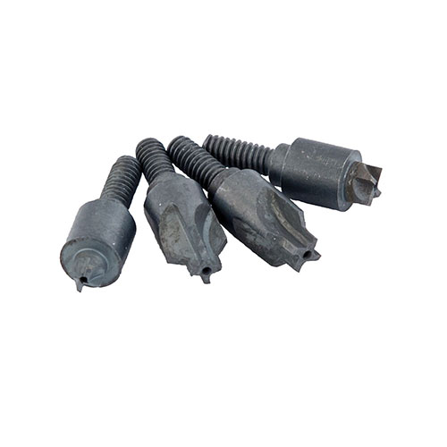 Utilise n'importe quel outil de préparation de douille avec des filetages 8-32 pour uniformiser les poches de amorces ou enlever les crimps militaires.