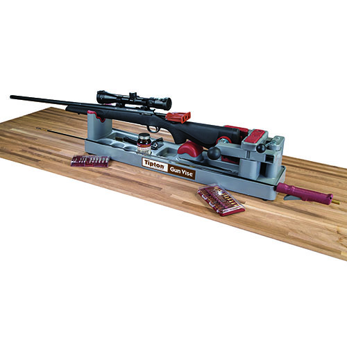 Il Tipton® Gun Vise™ è il tuo "terzo braccio" per la pulizia e l'armaiolo, con supporto in gomma, azione a sgancio rapido e scomparti per solventi.
