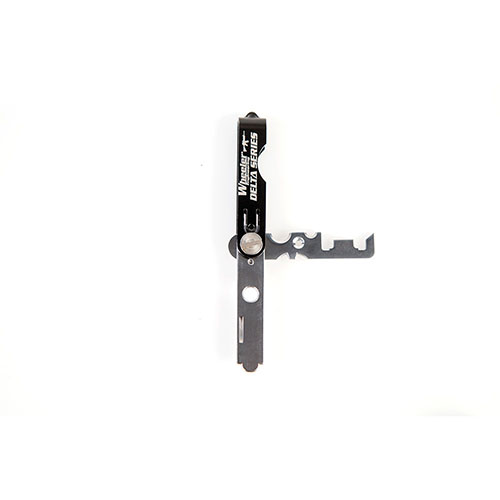 Lass nicht zu, dass Kohlenstoffablagerungen dein Schiessen beeinträchtigen! Der Wheeler AR Carbon Multi-Scraper reinigt 11 wichtige Flächen des Bolt Carrier Groups.