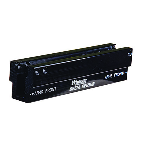 Il Wheeler Delta Series AR Upper Pic Rail Vise Block tiene saldamente gli AR-15 e AR-10, facilitando la rimozione di barre e l'installazione di componenti.
