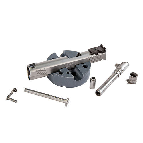 Der Wheeler Universal Bench Block aus nicht verkratzendem Urethan ist ideal für M1911 Pistolen und andere Feuerwaffen wie 10/22s – perfekt für deine Werkstatt!