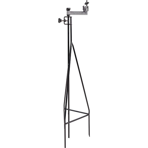 Le support de caméra BOG Field General Step-In est idéal pour capturer des images de gibier dans les champs, facile à installer avec ses pieds en forme de cône.