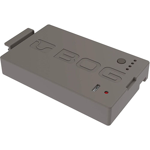 Il nuovo BOG Omnipotence Li-Ion Battery Pack sostituisce il vassoio per 6AA delle fotocamere BOG, prolungando la durata oltre un anno.