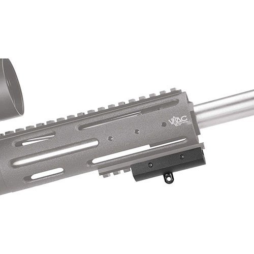 Der Caldwell Bipod Adapter lässt sich schnell an einer Picatinny Rail befestigen und ermöglicht die einfache Anbringung eines Standard-Bipods oder einer Sling.