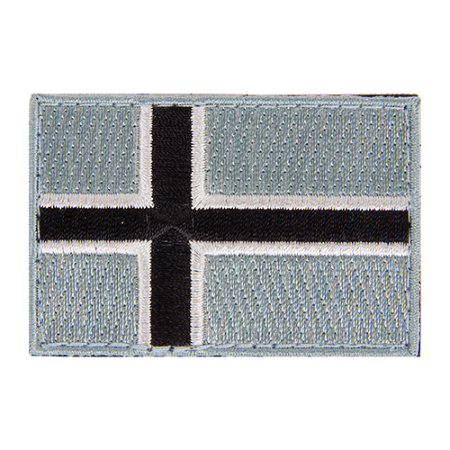 Le patch Velcro ULFHEDNAR avec le drapeau norvégien est parfait pour personnaliser ton équipement. Disponible en rouge/blanc/bleu ou tan, taille 4 x 6 cm.
