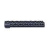 Le SCHMEISSER Handguard Free Float M-Lok offre stabilité, précision et un design élégant en aluminium 6082-T6, avec des interfaces M-Lok pour accessoires.