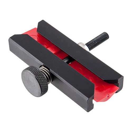 L'adattatore V3 Pic Rail di MAGNETOSPEED consente un'installazione rapida su pistole e fucili a canna corta, garantendo durata e prestazioni affidabili.