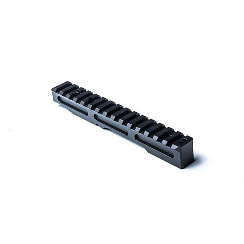 Die MDT ESS Scope Base bietet eine einfache Montage für Optiken, ist aus 6061-T6 Aluminium gefertigt, hat eine 20 MOA Neigung und passt perfekt zum ESS Chassis.