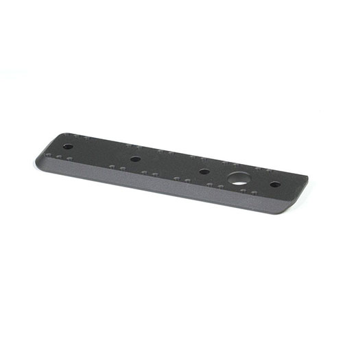 Les rails Arca Swiss MDT en aluminium anodisé permettent un ajustement infini des accessoires sur 6", compatibles avec les systèmes Magpul MOE.
