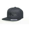 Le snapback MDT en noir avec le logo MDT est personnalisable et s'adapte à toutes les têtes, parfait pour afficher ton style tout en restant à l'aise.