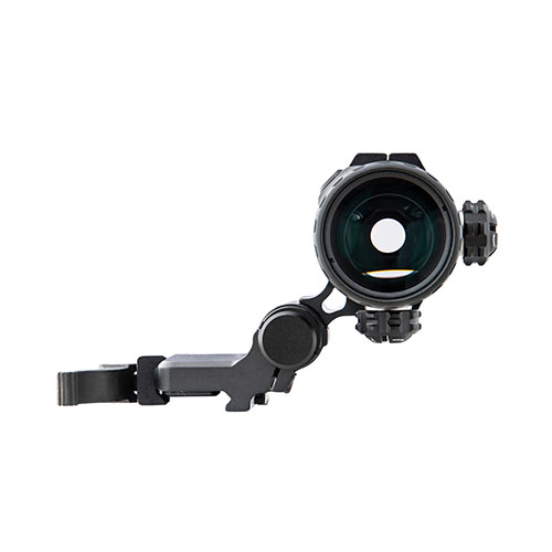 Le Mepro MX3-T/F est un grossisseur 3x léger et durable qui se fixe sur le rail Picatinny, permettant une acquisition rapide des cibles à longue distance.