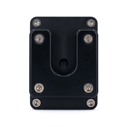 L'OBI Clamp Lock offre un attacco solido e versatile per il tuo zaino o cintura, compatibile con diverse larghezze di cinghie e orientamenti MOLLE.