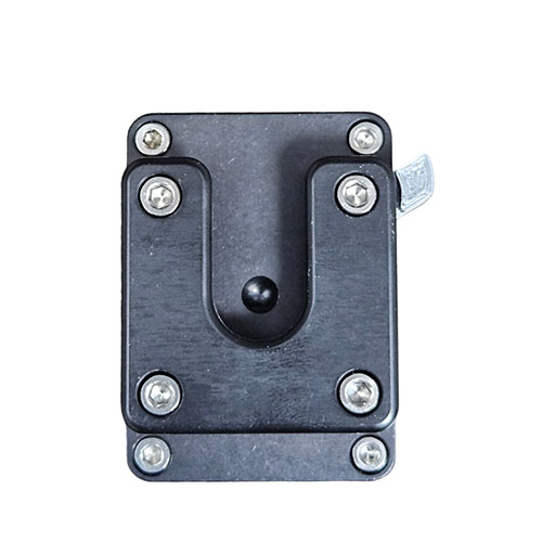 L'OBI Clamp Lock W/Locking offre un attacco sicuro, regolazione della tensione, compatibilità MOLLE e opzioni sinistra/destra per una montatura versatile.