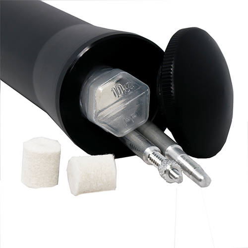 Le PISTOL CLEANING ROD VFG est en acier inoxydable ou en aluminium léger, avec une poignée ergonomique et des roulements à billes pour un nettoyage efficace des armes à partir du calibre .22.