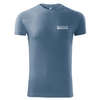La T-shirt Everyday Warrior di WOLFSKRIEGER è realizzata in cotone 100%, leggera e resistente, con un taglio sportivo e un design distintivo per affrontare ogni giorno con stile.