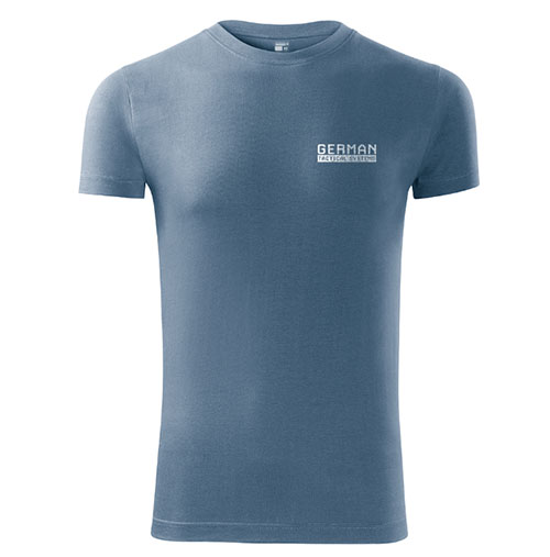 La T-Shirt Everyday Warrior in denim offre comfort e resistenza, con un taglio sportivo e il logo GTS, perfetta per ogni sfida quotidiana.