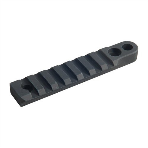Die BADGER ORDNANCE Picatinny Bipod Accessory Rail ist leicht, aus Mil-Spec Aluminium gefertigt und bietet eine einfache Montage für deinen Bipod mit Picatinny-System.