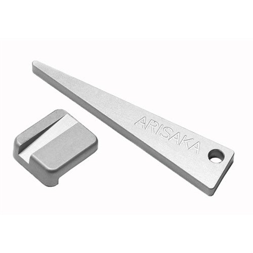 L'Optic Leveler d'Arisaka est un outil simple et abordable pour niveler tes lunettes de visée, garantissant précision et facilité d'utilisation.
