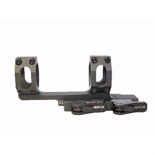 Der RECON Quick Detach Scope Mount aus 6061 T6 Aluminium bietet eine stabile Montage mit schnellem Abnehm-System und optimaler Augenabstand für dein AR-15.