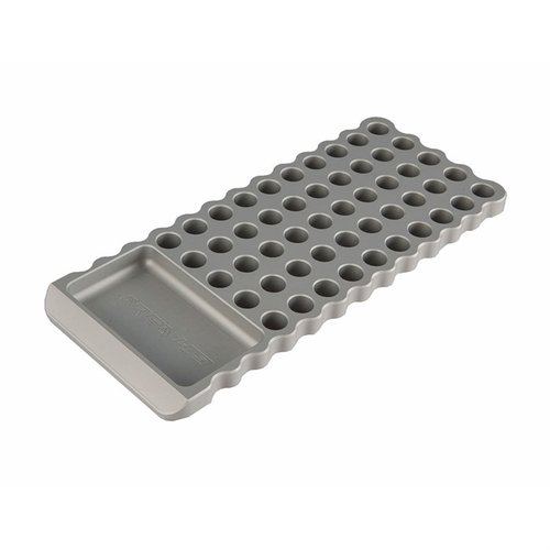 Der Area 419 Billet Loading Block bietet Platz für 50 Patronen, ist aus robustem 6061-T6 Aluminium gefertigt und verhindert durch Gummifüsse ein Verrutschen.