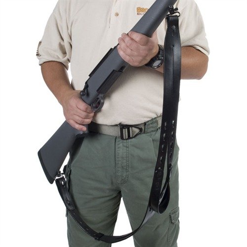 Il Safari Ching Sling™ offre supporto stabile per il tiro, comfort di trasporto grazie alla larghezza extra e un sistema di attacco innovativo senza attrezzi.
