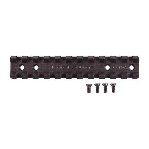 Il RUGER® 10/22® Picatinny Scope Mount in alluminio 6061 T6 offre una montatura leggera e durevole, compatibile con ottiche di diverse lunghezze e regolazioni generose.