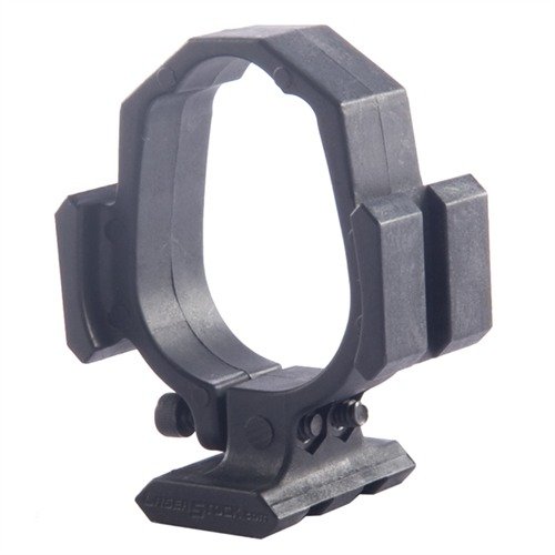 Die RUGER® 10/22® 3-Rail Mount Accessory Band ermöglicht einfache Montage von Zubehör wie Lampen und Lasern, ohne den Originalschaft zu verändern.