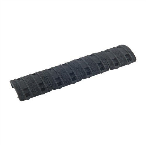 I pannelli XTM Enhanced Rail offrono un design a basso profilo, texture antiscivolo e clip per cavi, compatibili con rail Picatinny 1913.