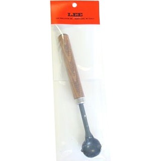 La Lee Lead Ladle è ideale per la fusione di proiettili, perfetta per mescolare e raschiare il metallo, con un manico in legno e una ladle in ferro.