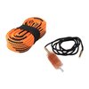 Das KNOCKOUT 2-PASS GUN ROPE CLEANER-System ist schnell und einfach in der Anwendung. Es enthält eine Bürste, eine Futterlinie und ein waschbares Endseil für 12GA, 9MM und 30CAL.