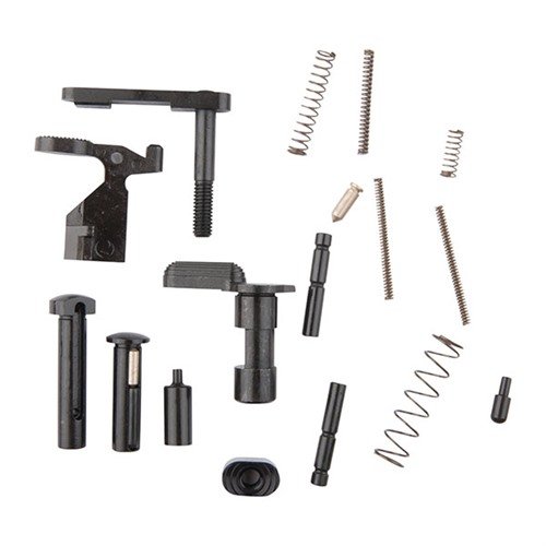 Le kit de pièces CMMG pour AR-15 te fournit tout ce qu'il te faut pour compléter ton lower receiver, sauf la détente, la poignée et le garde-détente.
