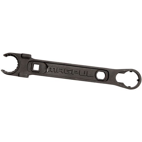 Der Magpul AR-15/M16 Armorer's Wrench bietet robuste Qualität, vielseitige Kompatibilität mit Barrel Nuts und Flash Hiders sowie eine praktische integrierte Flaschenöffner.