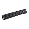 Il handguard modulare AR-15/M16 MK 8 di Geissele è leggero, ergonomico e offre numerosi punti di attacco M-LOK, garantendo robustezza e prestazioni superiori.