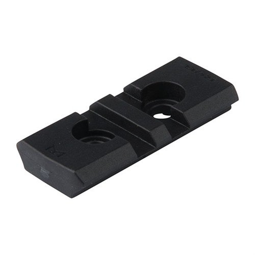 Die Magpul RVG M-LOK Adapter Rail ist eine robuste Polymer-Schiene, die eine nahtlose Montage des RVG an M-LOK Handguards ermöglicht und einfach zu installieren ist.