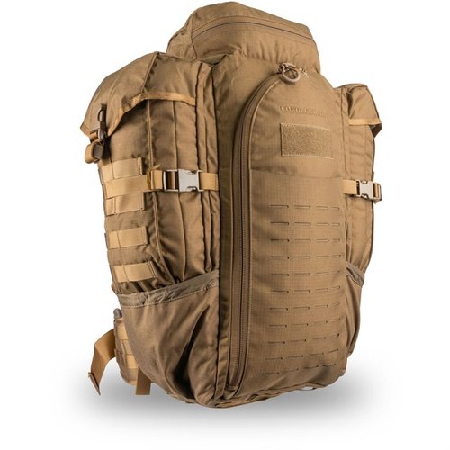 Découvrez le sac Eberlestock Halftrack 🏕️ en brun coyote, idéal pour la randonnée et la chasse avec 2150 pouces cubes d'espace de rangement.
