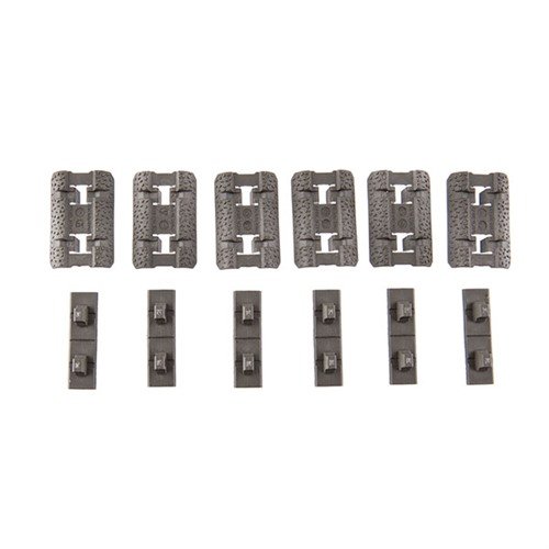 Le coperture M-LOK Type 2 di Magpul offrono un design a basso profilo, installazione facile e superficie testurizzata per una presa migliore, includendo sei pannelli.