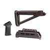 Aggiorna il tuo Kalashnikov con il set Magpul MOE AK: calcio fisso ottimizzato, guardia M-LOK e impugnatura ergonomica per un controllo superiore.