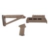 Il set AK-47 MOE AKM offre ergonomia migliorata, personalizzazione con riser per guance e versatilità di montaggio accessori grazie al sistema M-LOK.
