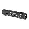 Die SP SERIES HANDGUARDS von MIDWEST INDUSTRIES bieten ein robustes, einteiliges Design, sieben M-LOK-Slots und eine hochwertige MIL-STD 1913 Schiene.