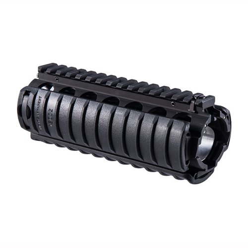 Le M4 RAS de KAC est un garde-main robuste et facile à installer, offrant des rails Picatinny Mil-Spec pour fixer tes accessoires tactiques en toute sécurité.