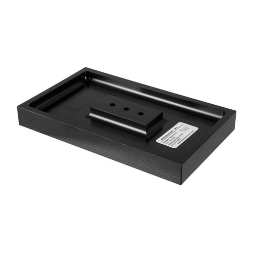 La Large Sentinel Plate di Present Arms offre una base stabile e portatile per pulire, riparare o esporre la tua arma, con un vassoio per parti integrato e post intercambiabili.