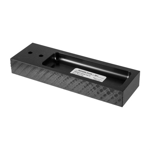La Small Sentinel Plate de Present Arms est idéale pour nettoyer, réparer ou exposer ton arme à feu à alimentation par chargeur, avec un plateau de pièces intégré.