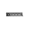 Der MFR XS M-LOK Handguard von Daniel Defense bietet leichtes Handling, Platz für Zubehör und eine robuste Bauweise aus 6061 T6 Aluminium für optimale Kontrolle.