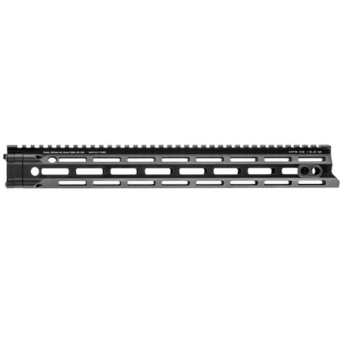 Il handguard MFR XS M-LOK di Daniel Defense offre leggerezza, ergonomia superiore e sette punti di attacco M-LOK, garantendo un controllo ottimale del fucile.
