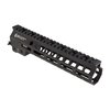 Le Geissele MK14 Super Modular Rail est léger et robuste, avec un profil étroit, des slots M-LOK et un rail Picatinny pour un montage facile des accessoires.