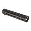 Der Faxon Firearms Streamline Carbon Fiber Handguard ist 40% leichter als Aluminium, bietet 8 M-LOK Slots für Zubehör und bleibt bei Hitze stabil.