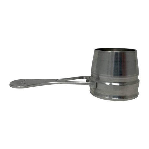 Der AREA 419 Billet Powder Cup aus 6061 Billet-Aluminium fängt jeden Pulverstaub auf und sorgt für Sicherheit an deinem Reloading-Tisch. Leicht und robust!