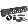 Die COMBAT M-LOK Handguard für AR-15 ist eine leichte, freischwebende Aluminium-Konstruktion mit 7 M-LOK-Punkten und einer durchgehenden Picatinny-Schiene.