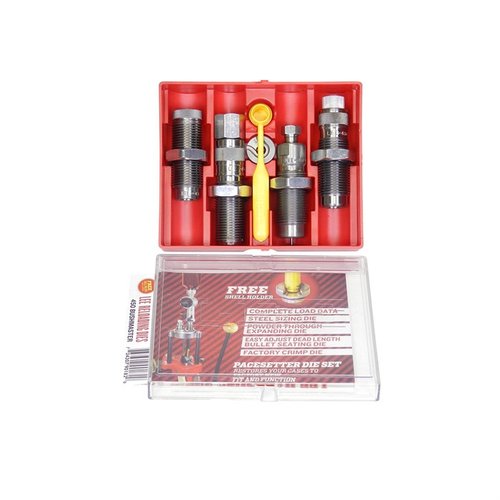 Le set de 4 dies 450 Bushmaster de Lee comprend un Full Length Sizing Die, un Powder Through Expanding Die, un Easy Adjust Dead Length Bullet Seating Die, un Factory Crimp Die et plus!