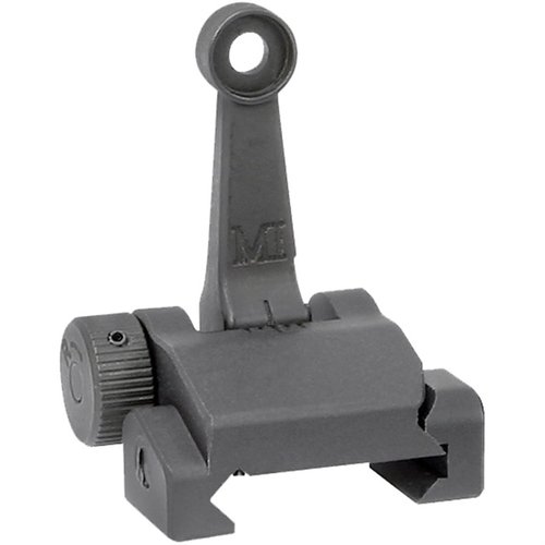 Le viseur arrière rabattable AR-15 de Midwest Industries est léger, solide, s'adapte parfaitement à un A2 et offre des réglages de 0,5 MOA pour une précision optimale.